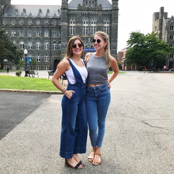 Meet your Posher, Courtney - Picture 4 of 5